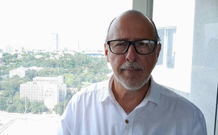 Por el no en la pregunta B: Renzo Troncoso, del Frente de la Unidad para Vencer, cree que la extradición no va a resolver el problema de la inseguridad en el país